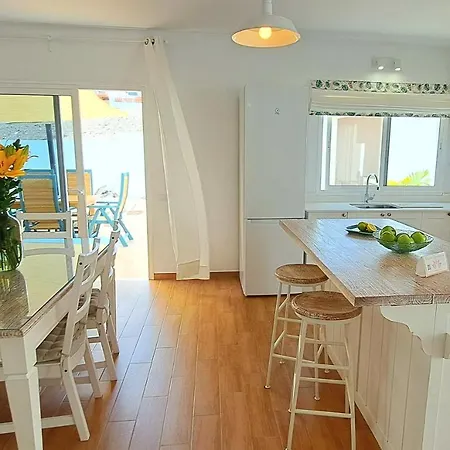 Calma Climatized Pool Private Jacuzzi In Tarajalejo Tuineje