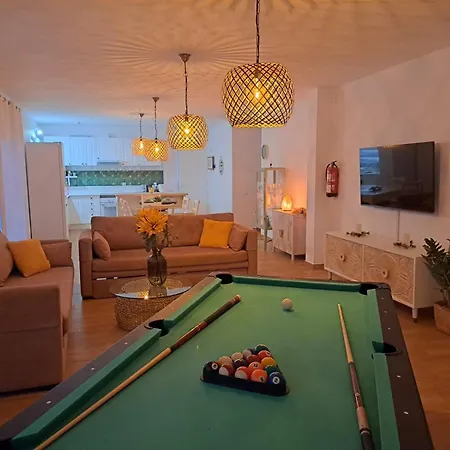 Calma Climatized Pool Private Jacuzzi In Tarajalejo 别墅